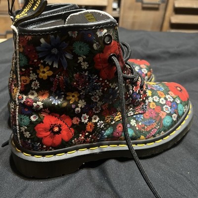 DOC  MARTENS Womens 101 6 Eye Boot, Multi Wanderlust Softy T US 7L
