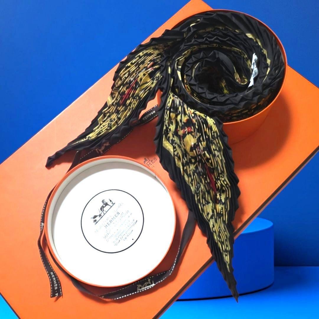 Used Unused HERMES pleated scarf, Carre 90 CHASSE EN INDE
