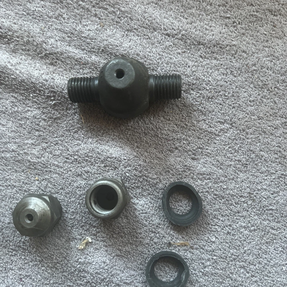 复古 NOS 1957 - 1963 Rambler 1952 - 1956 Nash Lower Trunion — 第 4/4 张图片