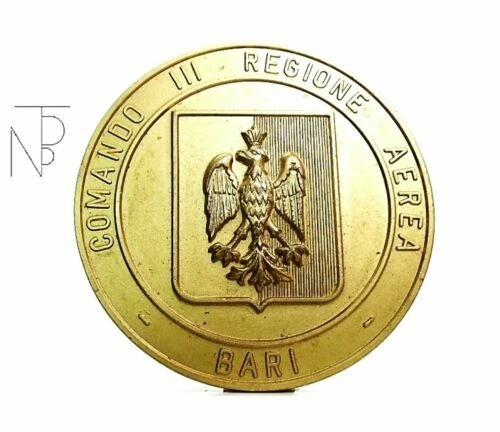 Decorazioni e distintivi militari da collezione dal 1946 a oggi generale