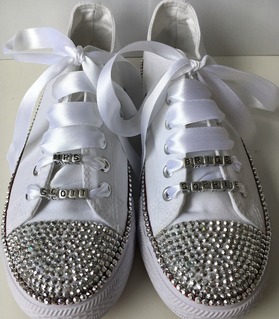 versus Respectvol hoek BN Custom Converse Crystal Style White Silver Bridal Prom Personalised  Shoes! | eBay