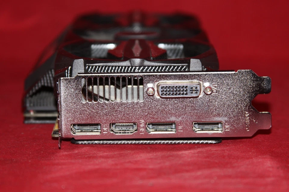 ZOTAC GTX 980 AMP! Extreme Edition 4GB 256BIT GDDR5, PCI Express Graphics Card - Image 3 of 4