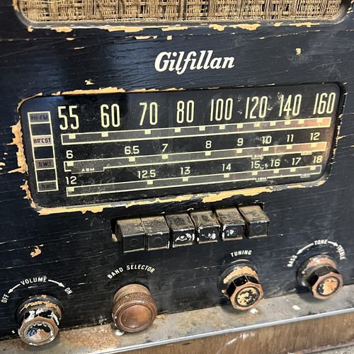 RARE Vintage 1947 GILFILLAN BROS 86U Shortwave Tombstone Tube Radio