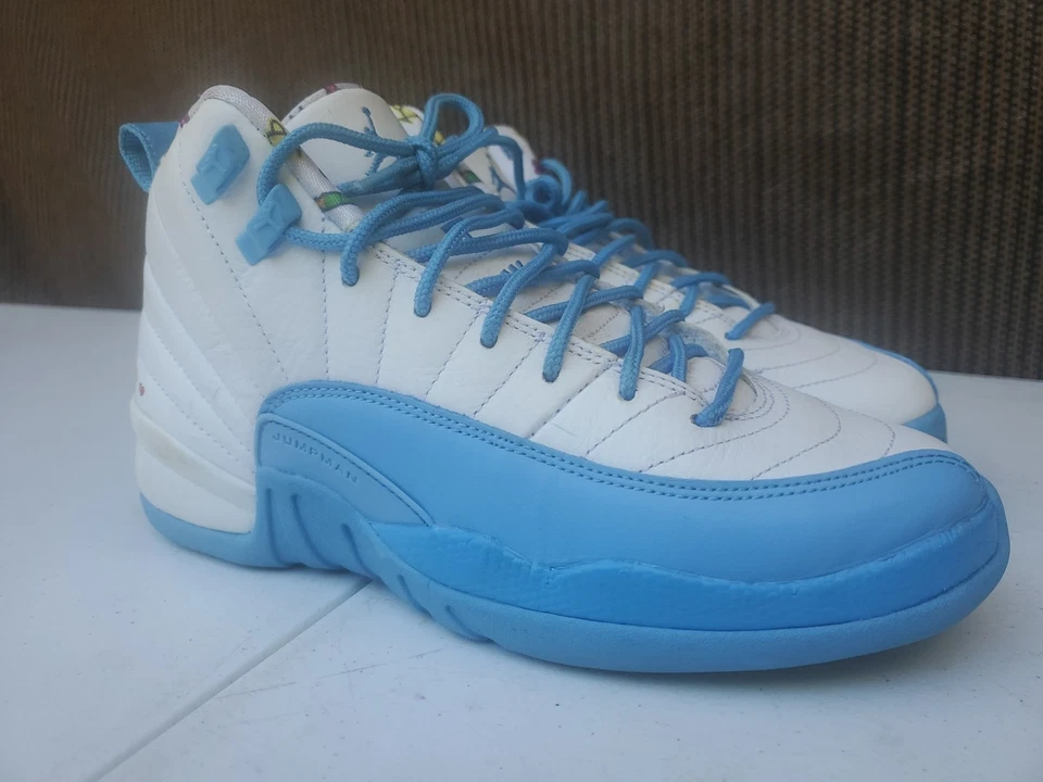 Nike Air Jordan 12 Retro (GS) 2022 Emoji University Blue DQ4365 114. Talla 5.5Y BB2 Foto 4 de 4