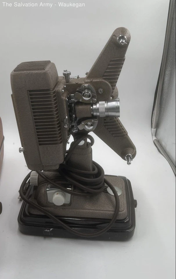 Proyector de películas Revere P-90 marrón de 8 mm con estuche de transporte original Foto 2 de 4