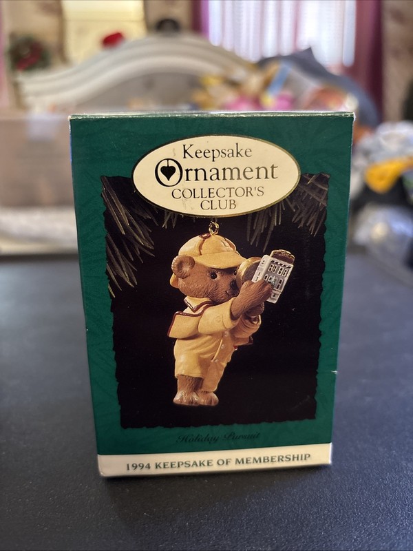 1994 Vtg Hallmark Keepsake Ornament Collector Club Holiday Pursuit Sherlock Bear