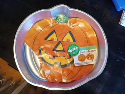 Vintage 1981 Wilton Cake Pan Pumpkin Jack O'lantern 