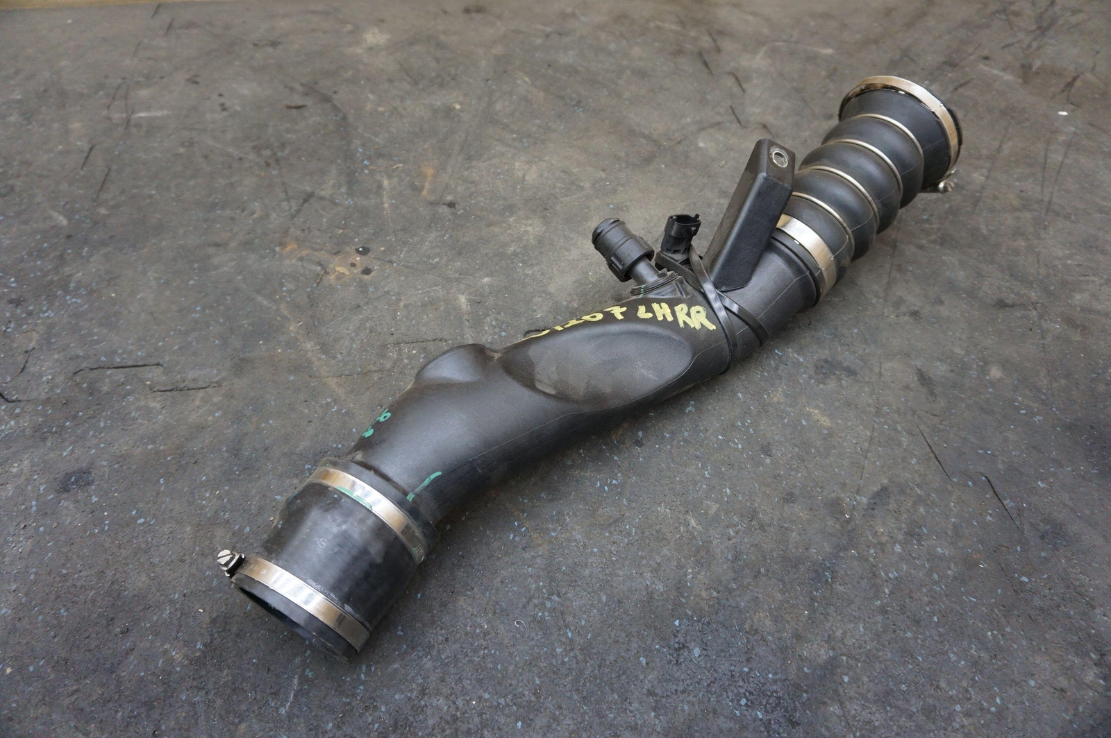 Left Intercooler to Throttle Body Tube Temp Sensor 332172 272880 OEM Ferrari 488