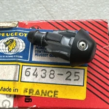 Peugeot 6438-25 Windshield Washer Nozzle NOS OEM