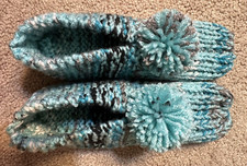 New Amish Handmade Knitted Slippers Aqua Mix w/Pompoms Mans Small Wms Med 9"