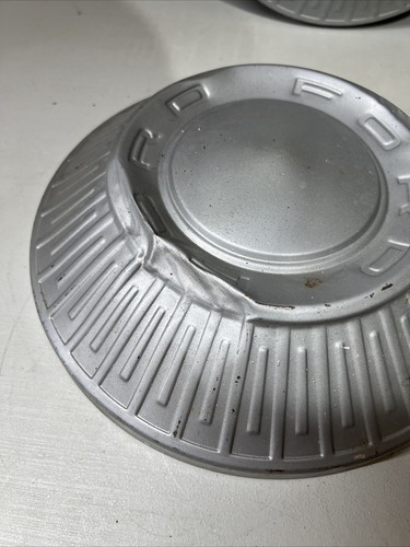 Set 1965 1966 FORD FALCON DOG DISH POVERTY WHEEL HUBCAPS 9.5” 65 66 - 1 Dented - Foto 13 di 14