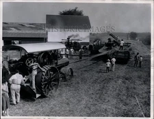 1961 Press Photo Alwin Wolff's Farm's thresher - cvo01806