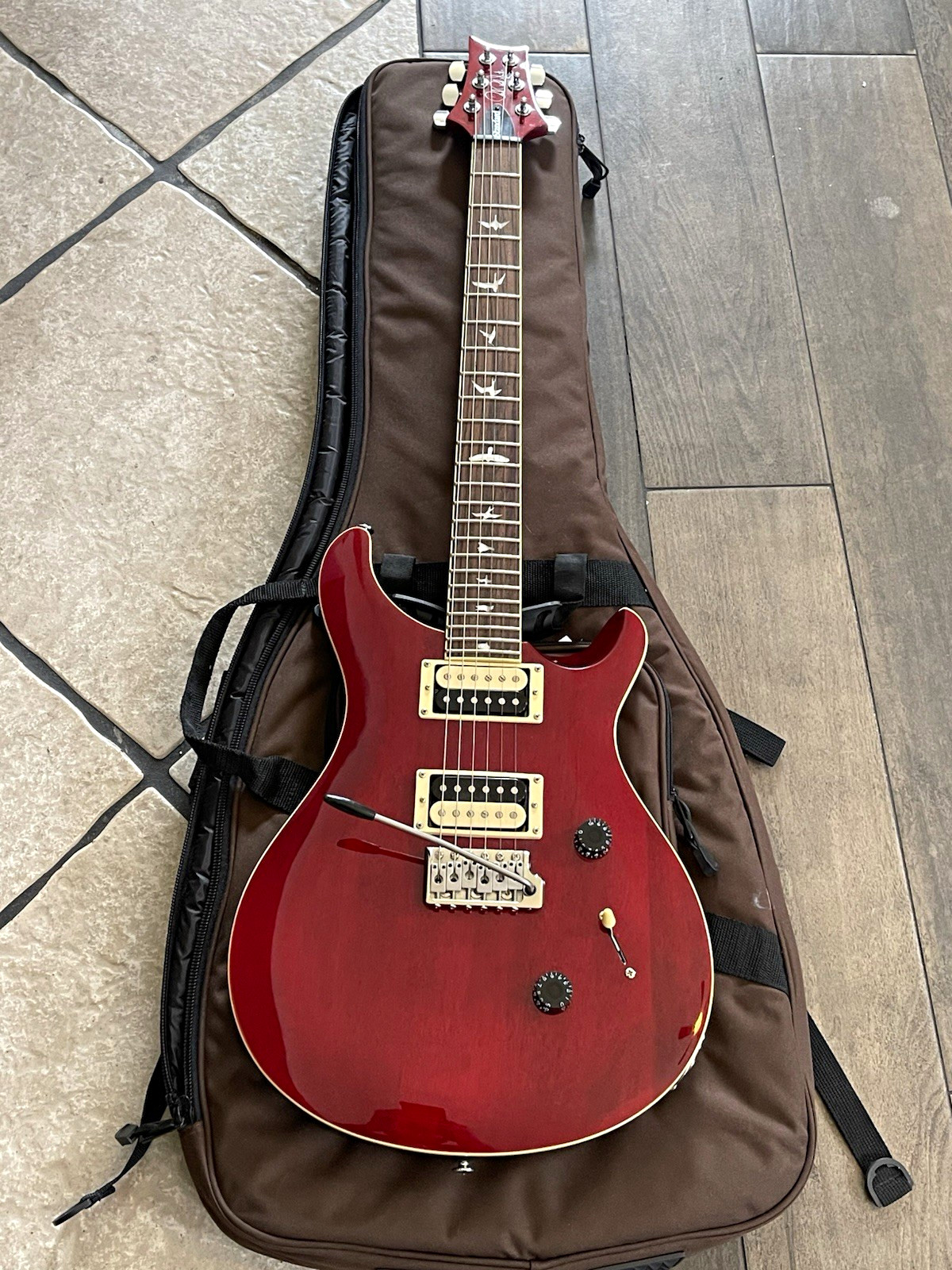 PRS SE Standard 22 Red 6-String Solid Mahogany Electric Guitar w/ Gig Bag Amp