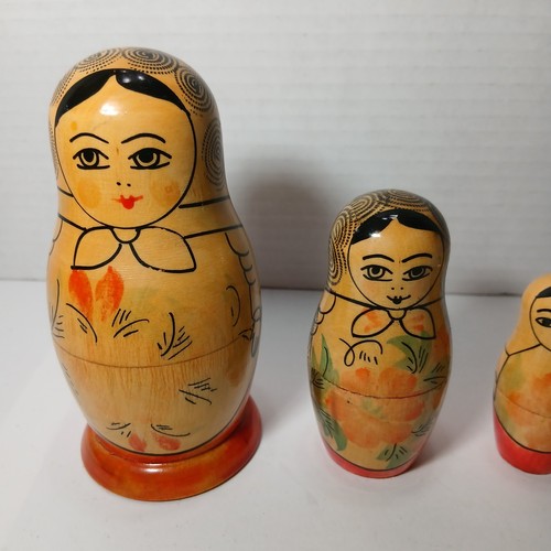 Vintage USSR Matryoshka Nesting Dolls~Set of 4~Wooden~Hand Painted - Foto 4 di 6