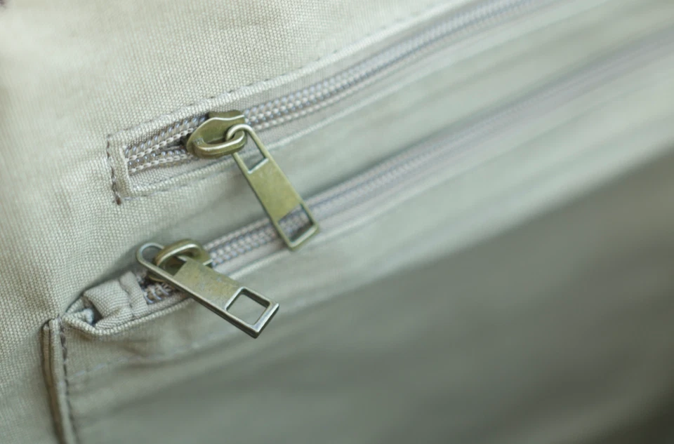 Alforja universal para moto Royal Enfield INT650, Meteor, Bullet Foto 3 de 4