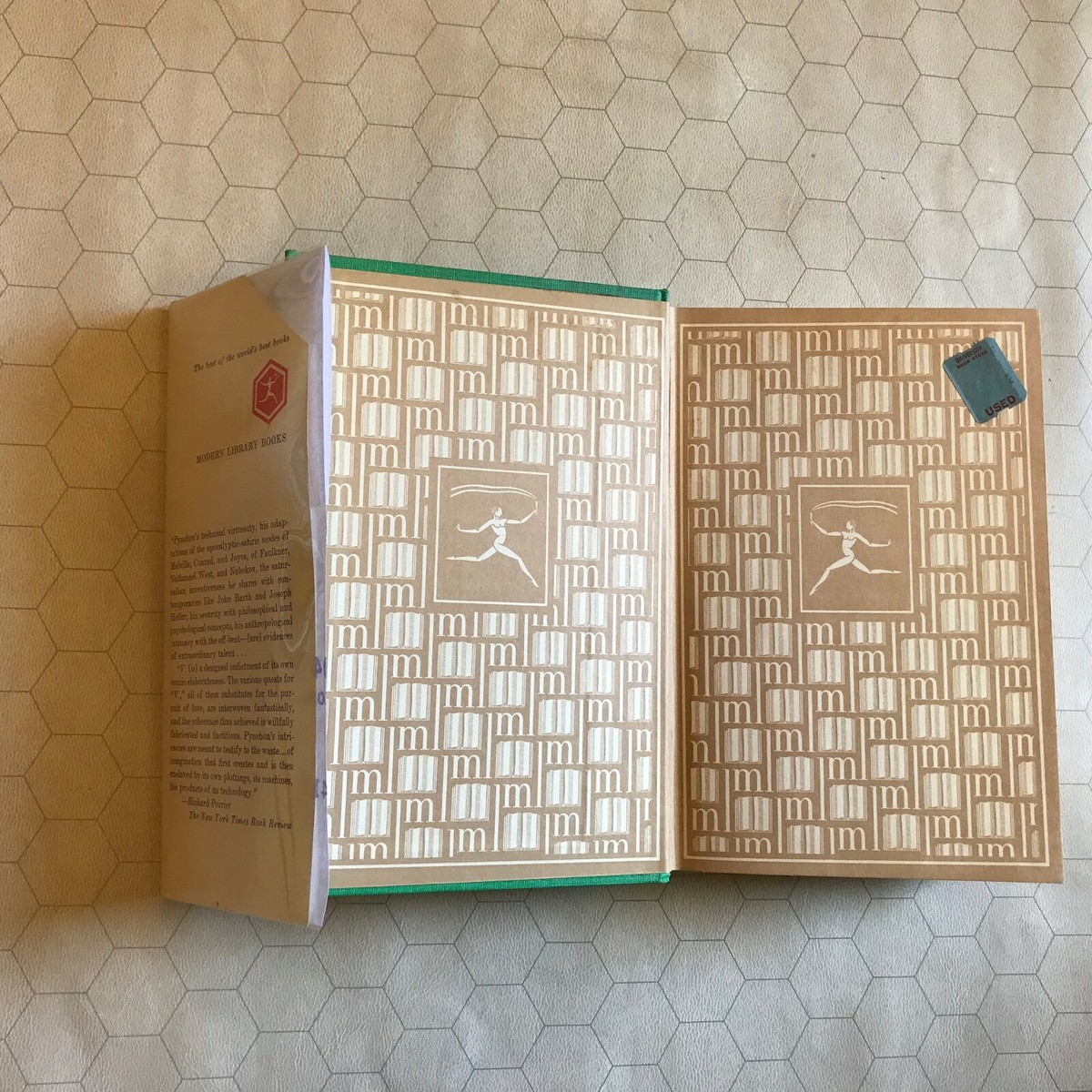 【新品未使用】NICENESS PYNCHON 1st Modern Library Edition V. Thomas Pynchon HB DJ hardback