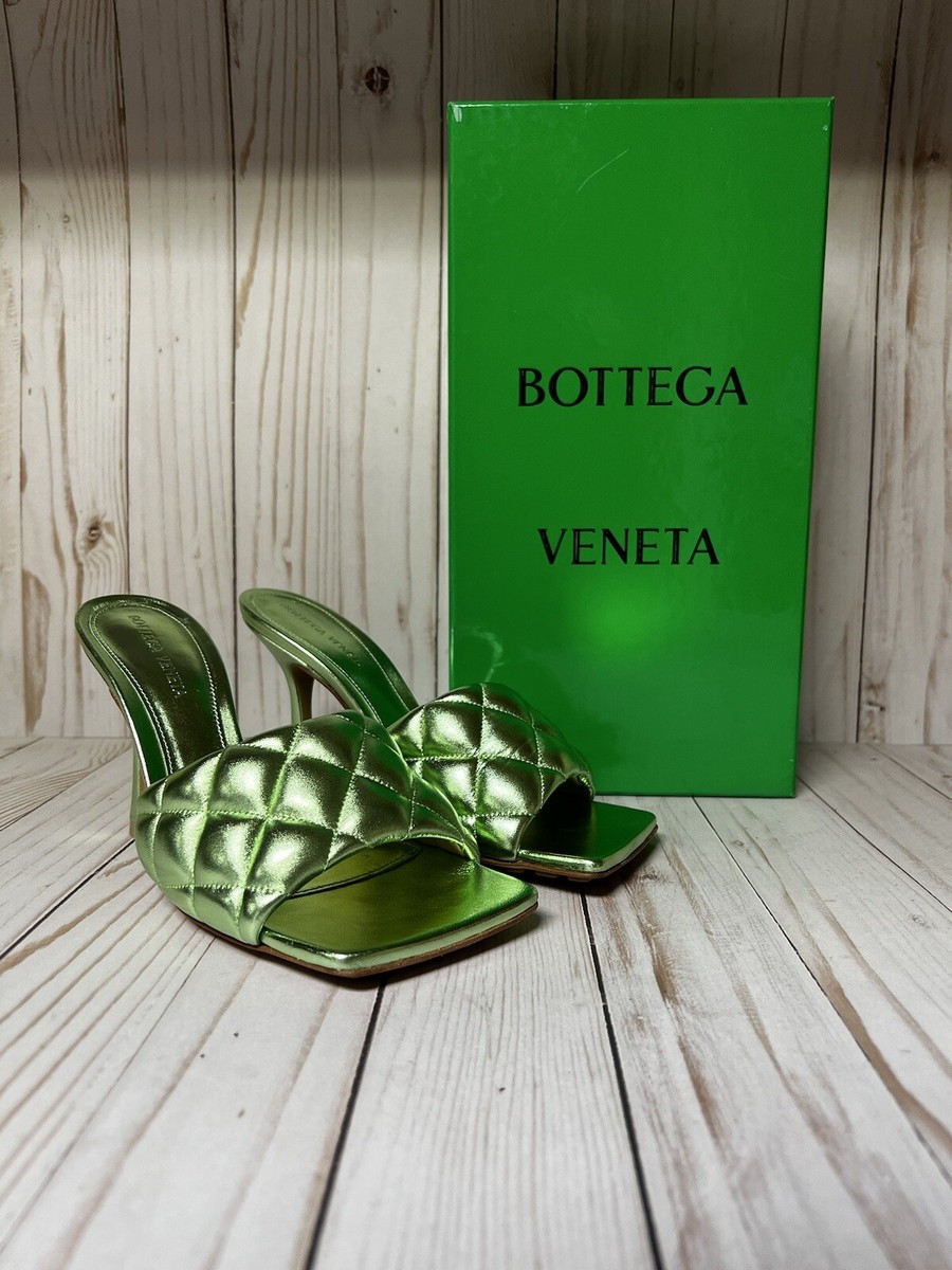サンダル・ミュール BOTTEGA VENETA Sandals Women Leather Green/Pistachio Bottega Veneta Padded Metallic Leather Slide Sandal