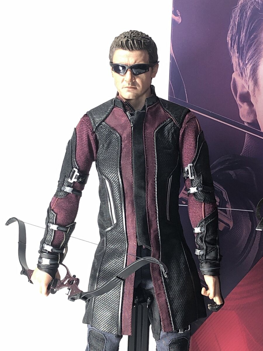 Hawkeye - Hot Toys MMS289- 1/6 Figure Avengers: The Age of Hawkeye - Hot Toys MMS289- 1/6 Figure Avengers: The Age of