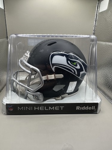 RUSSELL WILSON FIRMATO SEATTLE SEAHAWKS FLAT NERO MINI CASCO RW/PLAYER HOLO - Foto 4 di 5
