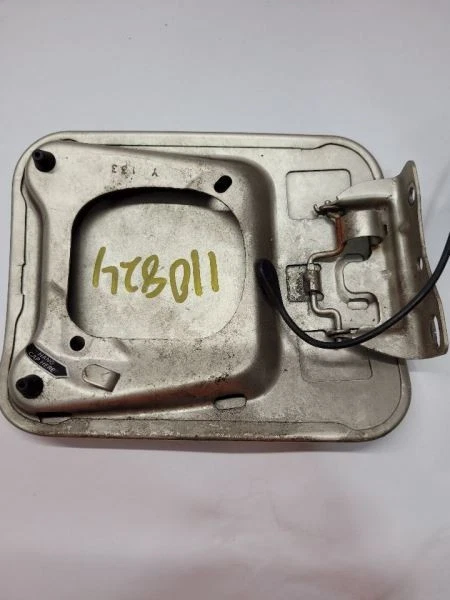 2005-2010 CHRYSLER 300 FUEL FILLER DOOR GOLD - Image 4 of 4