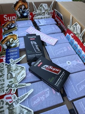 Supreme x mophie Powerstation SS26 Red (5,000mAH)