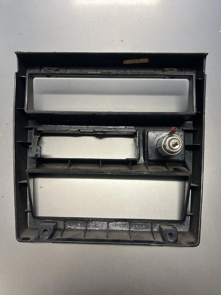 1989– 1994 Nissan D21 Pickup Radio Bezel surround dash ash tray   - Image 2 of 3