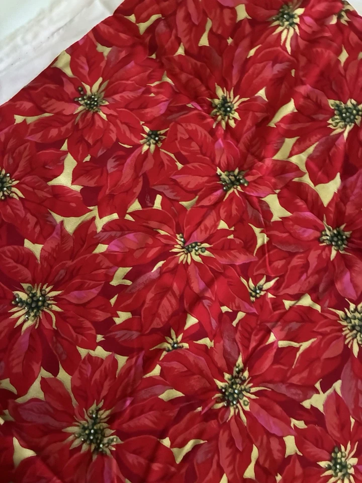 Tela Daisy Kingdom #1684 DORADA FLOR DE PASCUA POR YARDA Foto 2 de 4