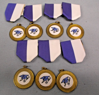 Lot of 7 Graduation Medals   Mortar Board w/ Tassel   Gold Mini Awards Ceremony
