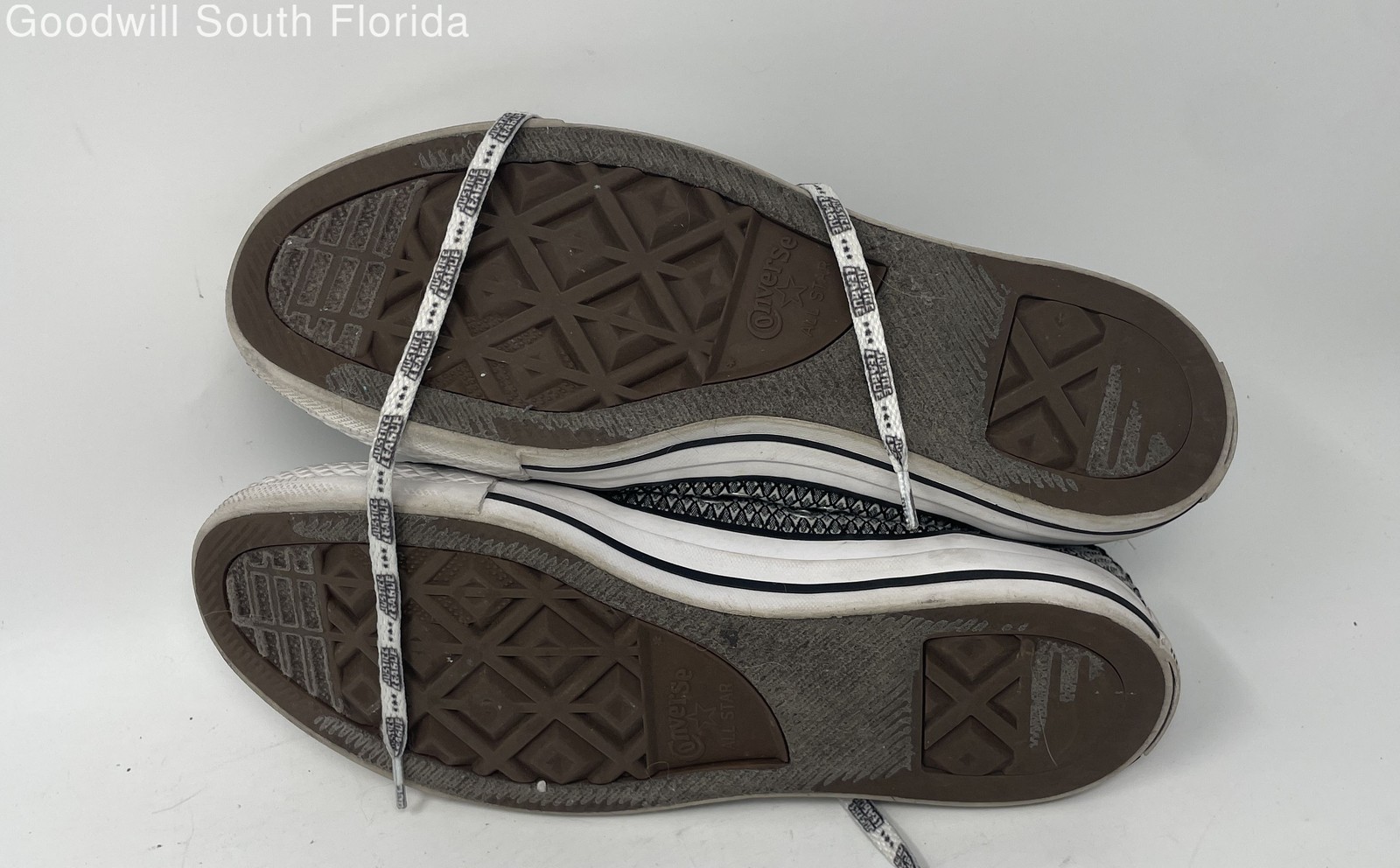 Converse Womens CT All Star Hi 555853F White Black Lace-Up Sneaker Shoes Size 9 thumbnail 5