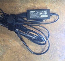   Genuine Toshiba PA-3922U-1ACA PA3922E-1AC3 AC Power Adapter 19V 1.58A 30W OEM