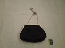 Pochette da cerimonia nera con catena argento Carpisa donna