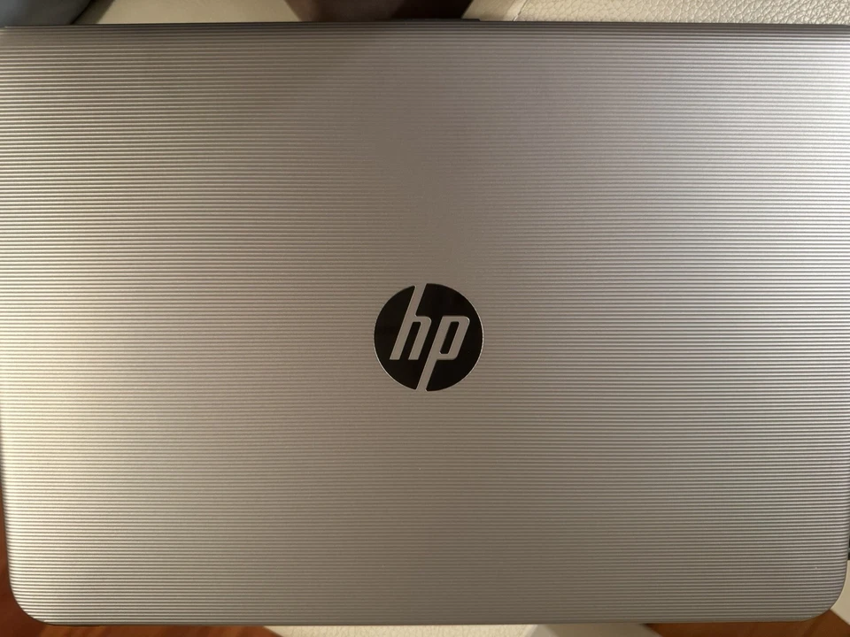 Notebook HP 15” Intel Celeron 1.6 GHz 4GB RAM - Immagine 3 di 4