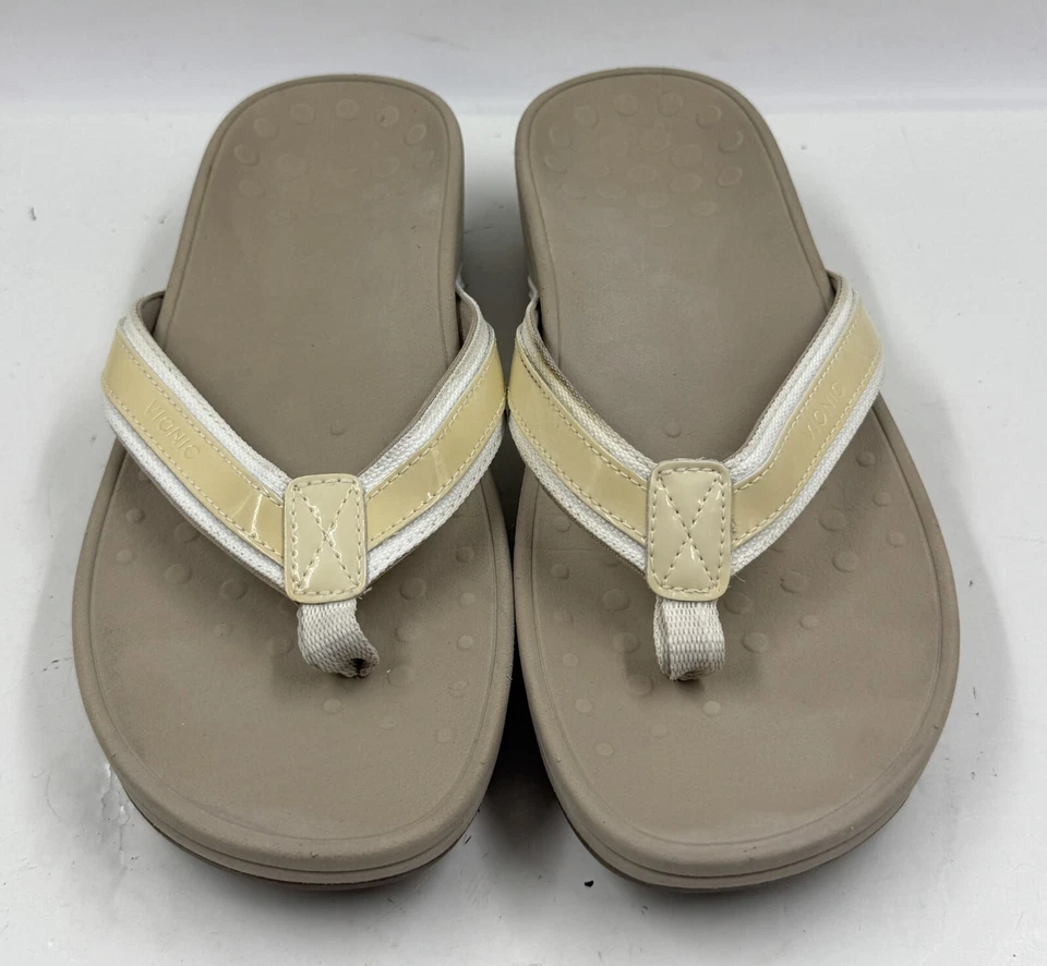 Sandalias Vionic 380 High Tide para mujer 9 beige charol chanclas deslizables Foto 4 de 4