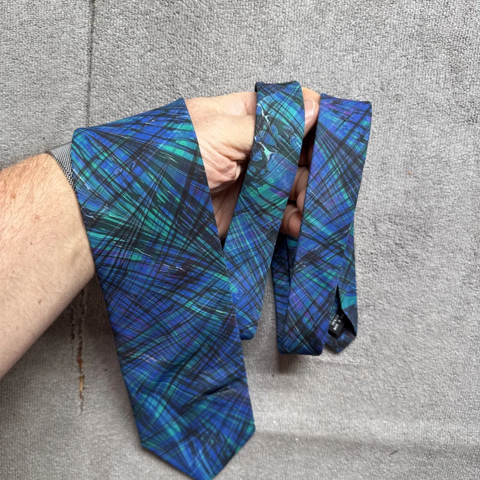 Corbata cuello polilla jaspeada a mano edición Cabernet Sauvignon 100 % azul seda Foto 2 de 4