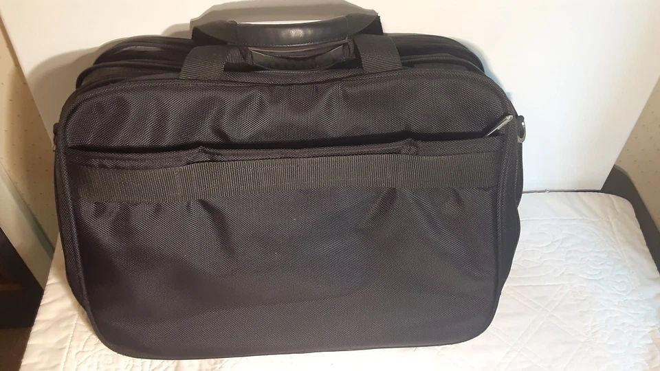 Samsonite 1910 Padded Laptop/Travel Bag Carry On Luggage Gray and Black 17x13x8  - Image 3 of 4