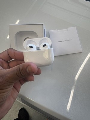Apple AirPods (3rd Generation) MagSafe Charging Case MME73AM/A