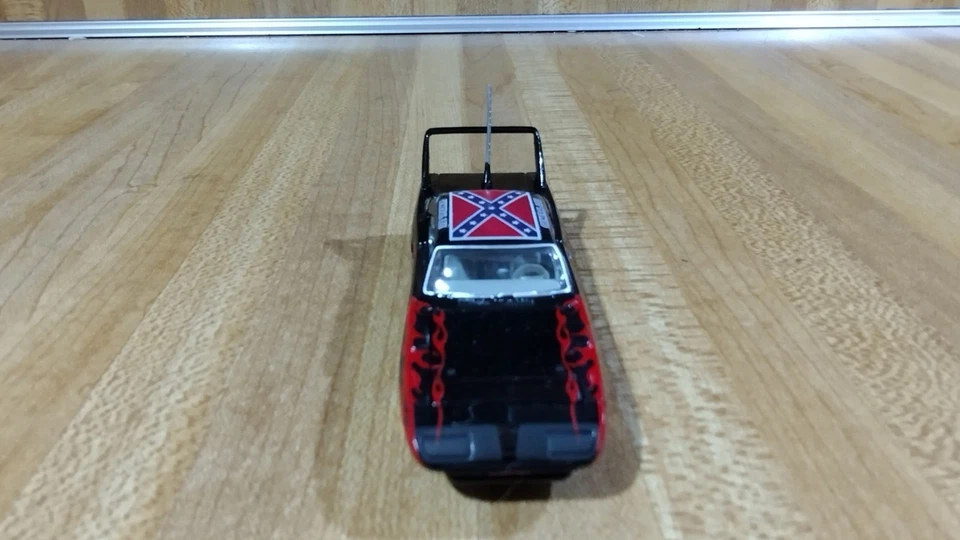 #1 DukesOfHazzard General Lee Custom Black/Flames '70Plymouth Superbird, 1:64, ¡nuevo! Foto 3 de 4