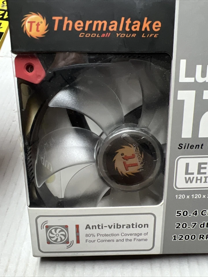 Thermaltake CL-F018-PL12WT Anti-Vibration Luna 12 LED White 120x120x25mm Fan - Image 2 of 4