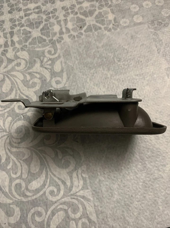 1999 MITSUBISHI MONTERO DRIVER SIDE DOOR HANDLE AND BEZEL COVER Foto 3 de 4