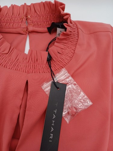 NWT Womans T Tahari Sleeveless Blouse. Size XL - Picture 4 of 7