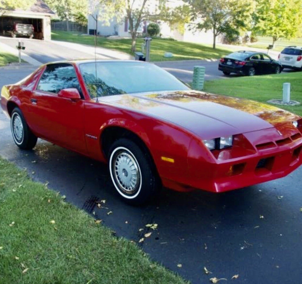 Set of four Chevrolet Camaro base model hubcaps 14” Berlinetta 1983 1984 1985 Foto 2 de 4