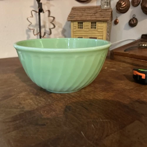 Fire King Oven Ware Jadeite Swirl 9” Dia. X 4.5” Mixing Bowl Green Made U.S.A.