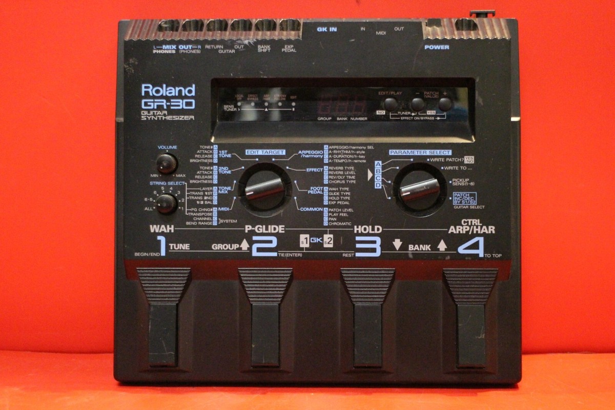 USED Roland GR-30 Guitar Synthesizer GR 30 Midi Guitar Pedal U2564