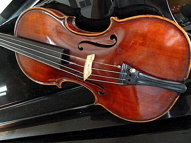 Vintage VIOLIN OUTSTANDING