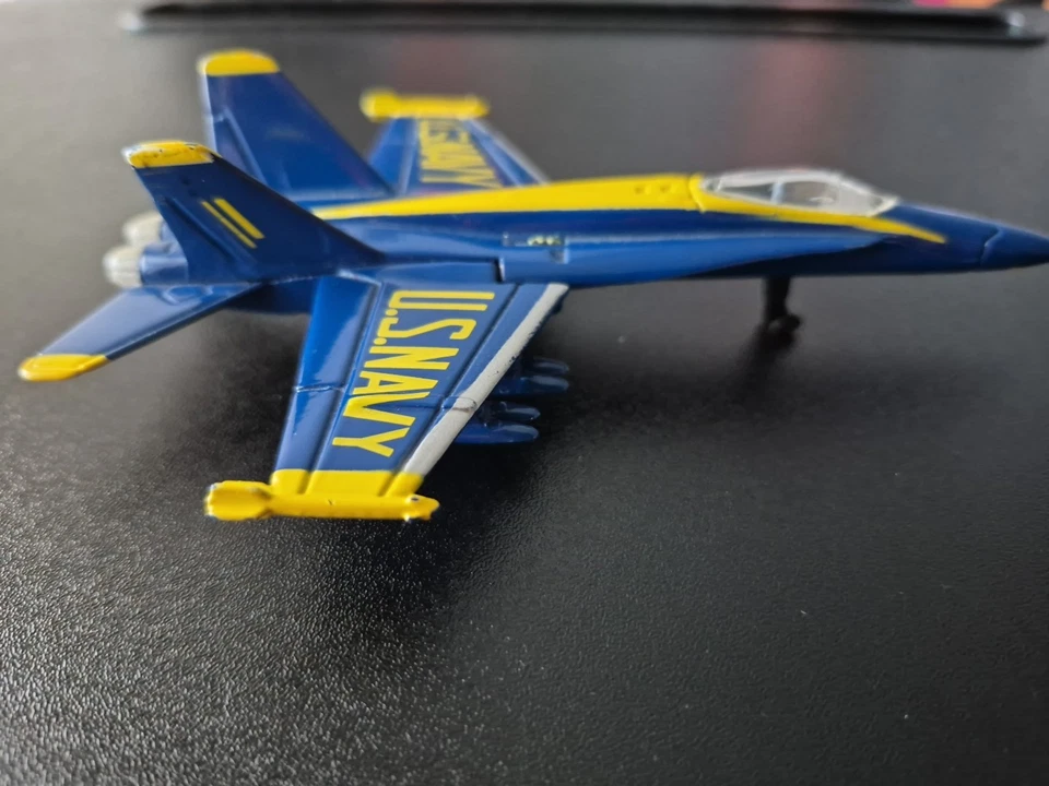 2007 Maisto - Blue Angels F-18 - Plastic Airplane - Tailwinds Series - Rare - Image 3 of 4