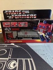 NEW Transformers G1 Optimus Prime w  Trailer -  40th Anniversary Reissue