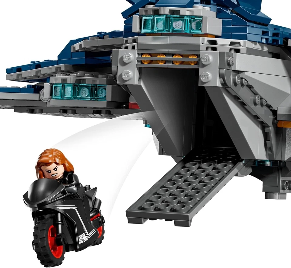 LEGO® Marvel Quinjet 76325 Age of Ultron 5 Minifigures Ages 12+ Avengers Toy - Image 4 of 4