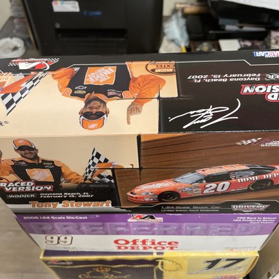 2007 TONY STEWART #20 THE HOME DEPOT / TWIN 150'S RACED WIN 1:24 L.E.