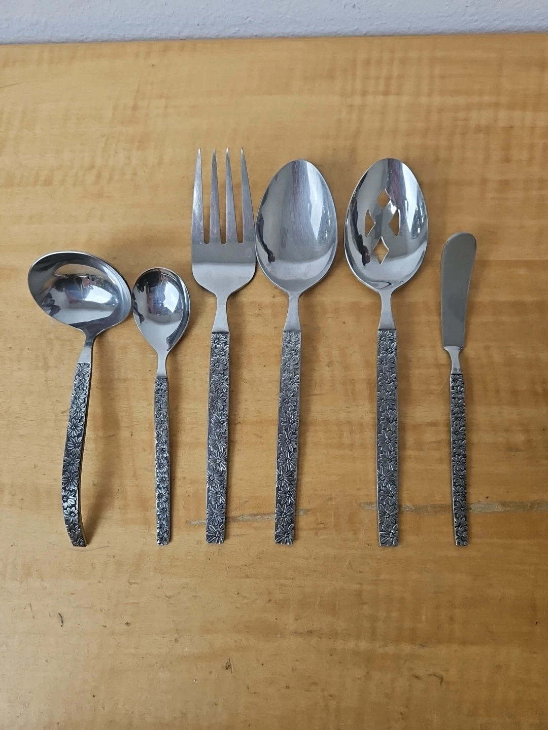 Riviera Stainless Japan Flatware - *6 Piece Serving Set* MOANA flowers