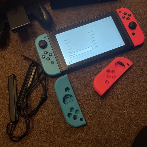 Nintendo Switch Mario Kart 8 Deluxe Console Bundle Neon Blue/Neon Red